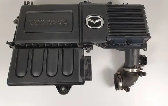 Mazda 3 I Air filter box 1974002010 1001409361