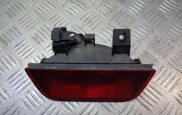 Toyota Avensis T220 Third/center stoplight