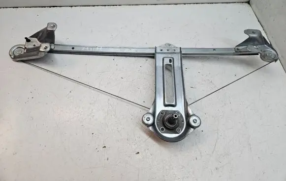 Opel Zafira B Rear door manual window regulator 13132227