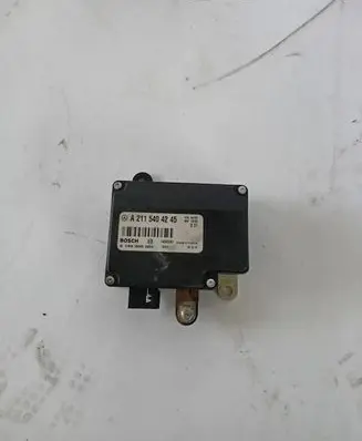 Mercedes-Benz E AMG W211 Central body control module A2115404245