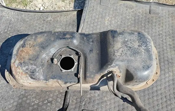 Mitsubishi L200 Fuel tank 