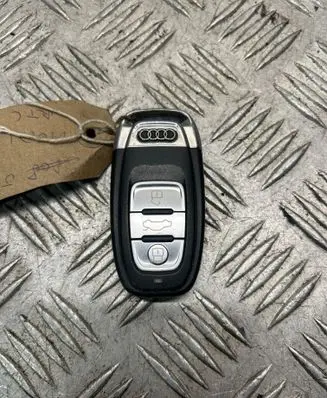 Audi A4 S4 B8 8K Ignition key/card 