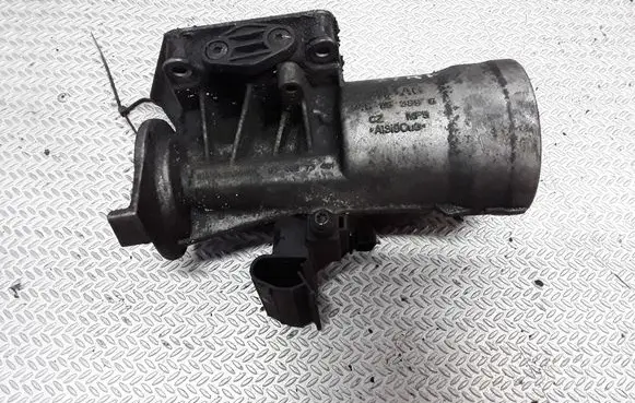 Volkswagen Touran I Oil filter mounting bracket 045115389G