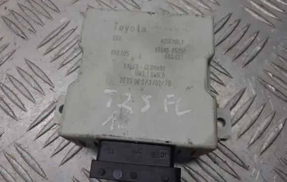 Toyota Avensis T250 Window wiper relay 85940-05050