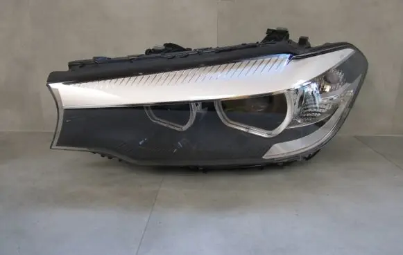 BMW 5 G30 G31 G38 Headlight/headlamp 8499111
