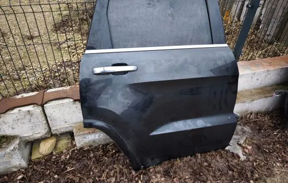 Jeep Grand Cherokee Rear door