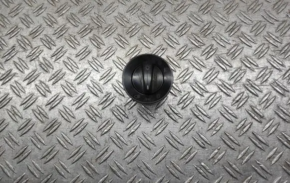 Volkswagen Jetta VI Light switch BK71C091531