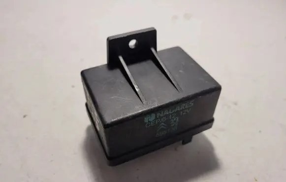 Citroen C5 Glow plug pre-heat relay 598138