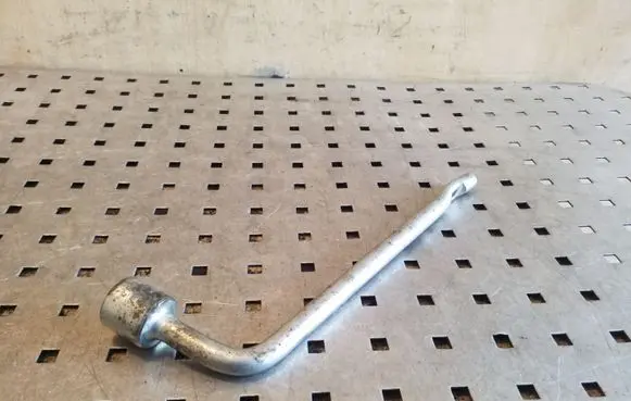 Nissan X-Trail T31 Wheel nut wrench 