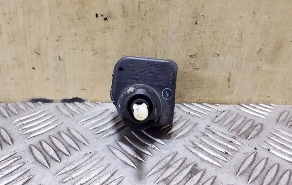 Headlight level adjustment motor