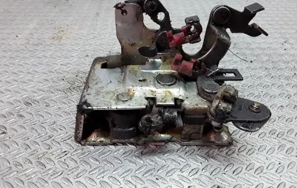 Jeep Cherokee Front door lock