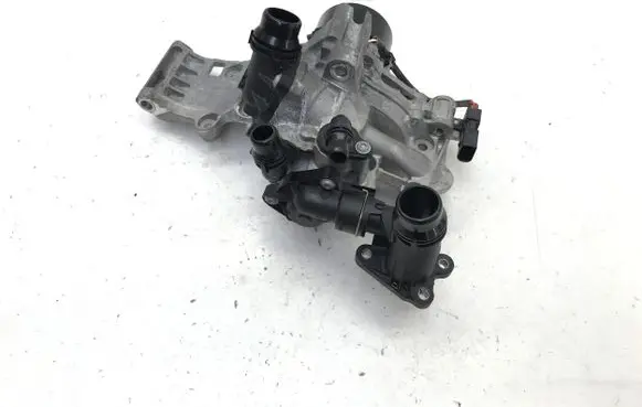 BMW 2 Active Tourer U06 Water pump 8471945