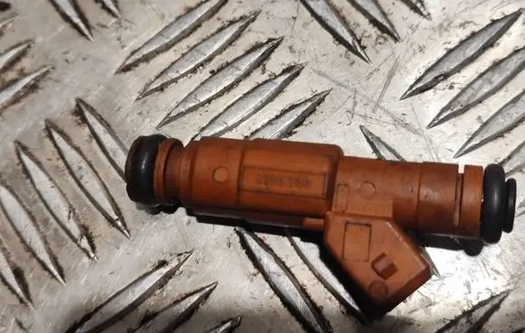 Volvo XC70 Fuel injector 0280155831
