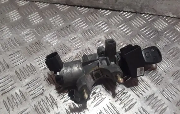 Toyota Avensis T250 Ignition lock N05015178