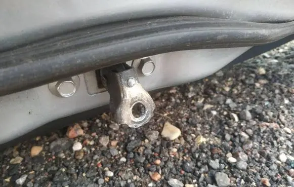 Honda FR-V Rear door check strap stopper