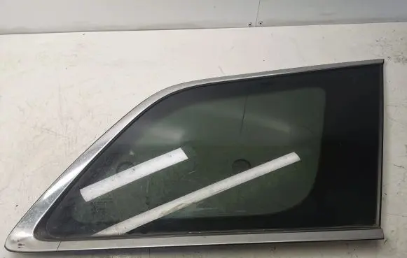 Jeep Grand Cherokee Rear side window