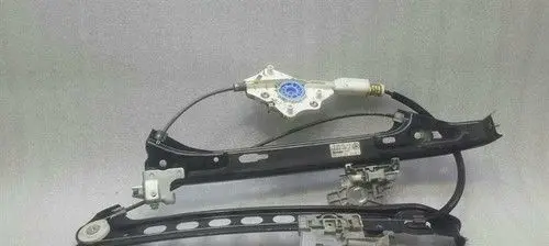 Mercedes-Benz CLS C219 Rear door manual window regulator A2197301046