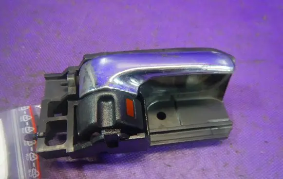 Toyota Corolla E120 E130 Front door interior handle 51594A2