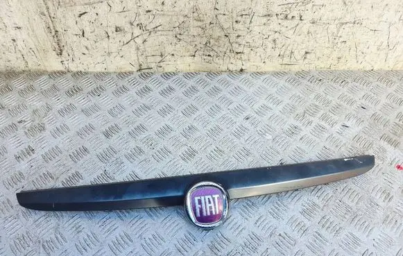 Fiat Punto (199) Front bumper upper radiator grill 735501719