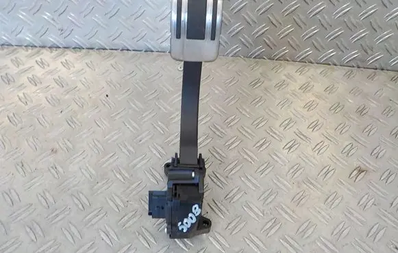 Peugeot 5008 II Accelerator throttle pedal