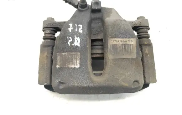 Peugeot 2008 I Front brake caliper