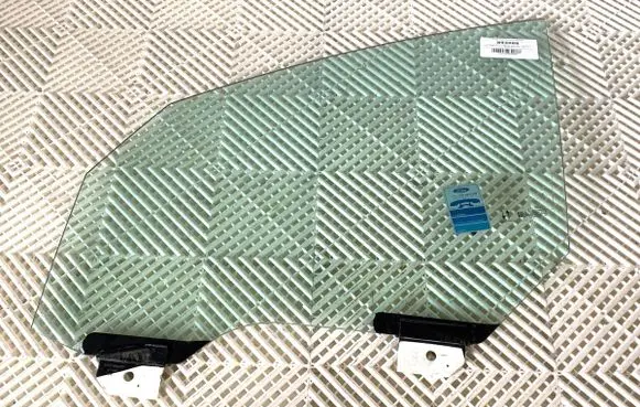 Ford S-MAX Front door window glass four-door 