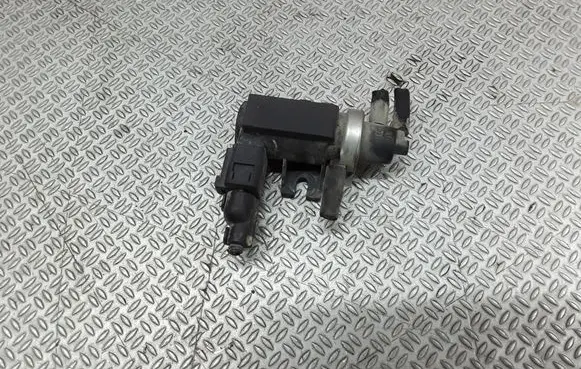 Volkswagen Golf IV Turbo solenoid valve 1J0906627