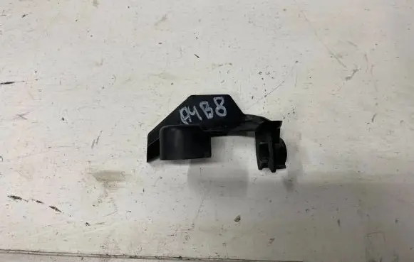 Audi A4 S4 B8 8K Front wiper linkage and motor 8T1871353