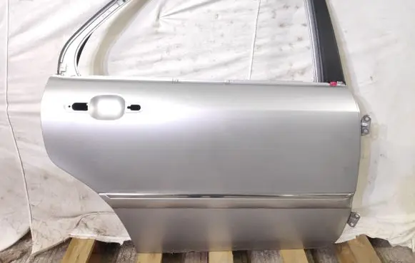 Honda Legend III KA9 Rear door