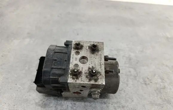 Toyota Corolla E120 E130 ABS Pump