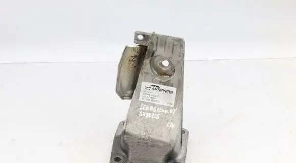 BMW M6 Engine mounting bracket 2282634