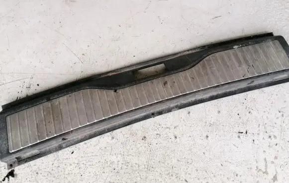 Opel Zafira B Other trunk/boot trim element 13131330