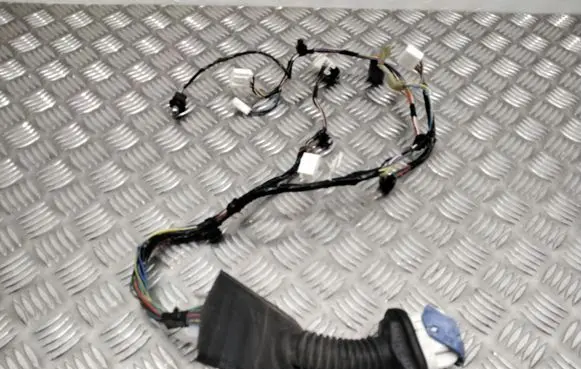 Mazda 6 Front door wiring loom 71358553