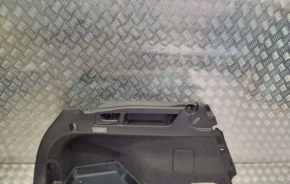 Toyota Auris E180 Tailgate/trunk side cover trim 