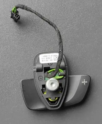 Steering wheel buttons/switches