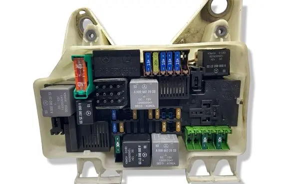 Mercedes-Benz C W205 Fuse box set A2059981301