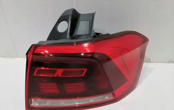 Volkswagen PASSAT B8 Rear/tail lights