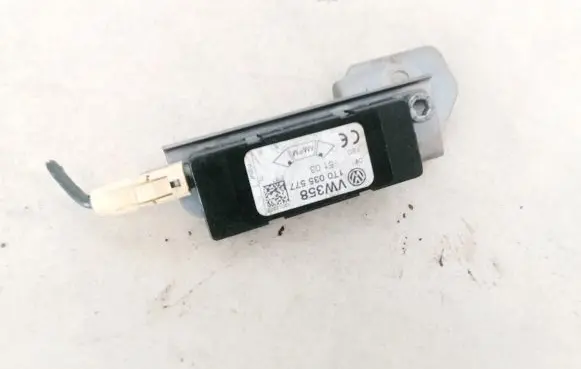Volkswagen Touran I Antenna control unit 1T0035577 VW358