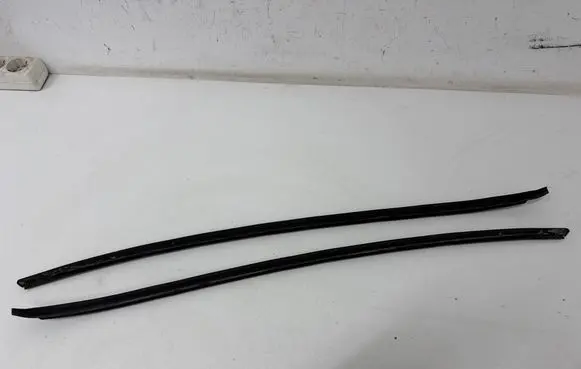 Volkswagen PASSAT B6 Windshield trim 3C0854327