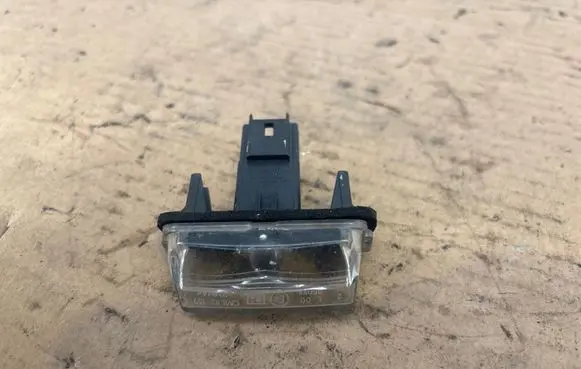 Toyota Avensis T270 Number plate light CML02107 05078