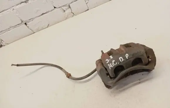 Mitsubishi Endeavor Front brake caliper