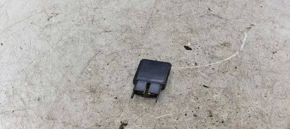 Mitsubishi Pajero Other relay MB306480 0765D7