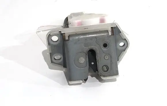 Suzuki SX4 Tailgate exterior lock 