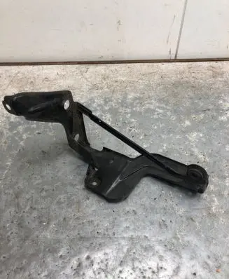 Audi A6 S6 C6 4F Intercooler pipe mounting bracket 4F0145814