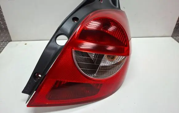 Renault Clio III Rear/tail lights S27639663 89035080