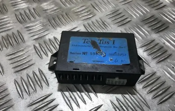 Volkswagen Golf III Alarm control unit/module 