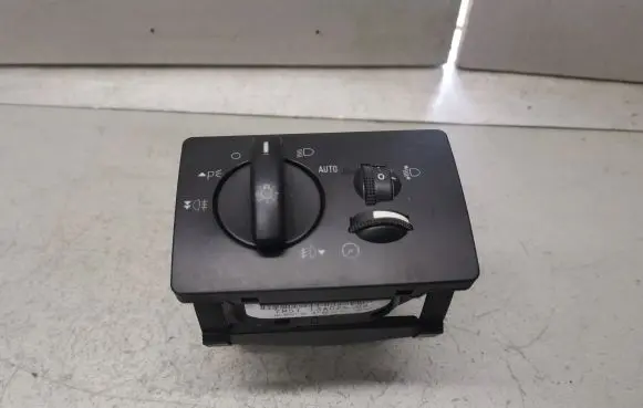 Ford Focus Light switch 7M5T13A024CA