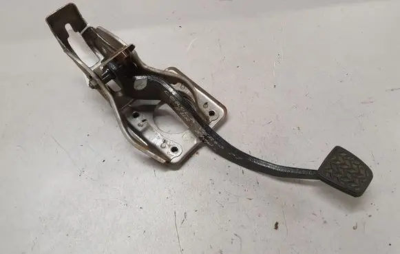 Toyota Corolla Verso AR10 Brake pedal