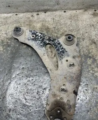 Opel Vivaro Front lower control arm/wishbone
