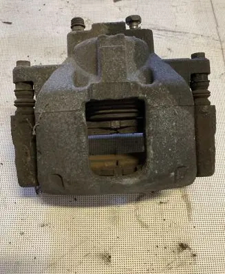 Chrysler Grand Voyager V Front brake caliper